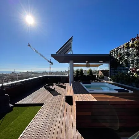 Apartment Penthouse W/private Rooftop,whirlpool, Bbq, Sauna Parede