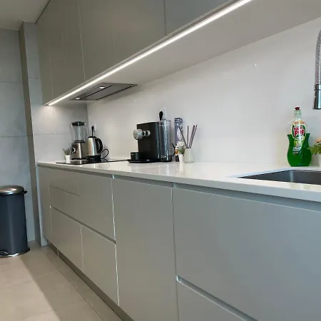 Apartment Penthouse W/private Rooftop,whirlpool, Bbq, Sauna *