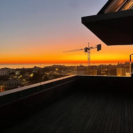 Penthouse W/private Rooftop,whirlpool, Bbq, Sauna Apartment