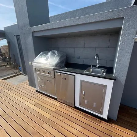 Penthouse W/private Rooftop,whirlpool, Bbq, Sauna Apartment *