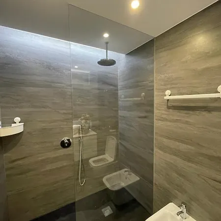 Apartment Penthouse W/private Rooftop,whirlpool, Bbq, Sauna Parede